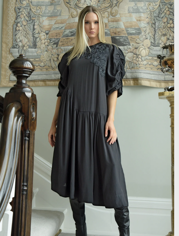 Beauty Drop Dress - Black