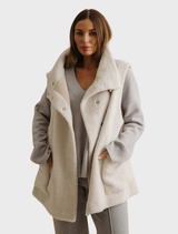 Sherpa Cuddle Gillet - Latte