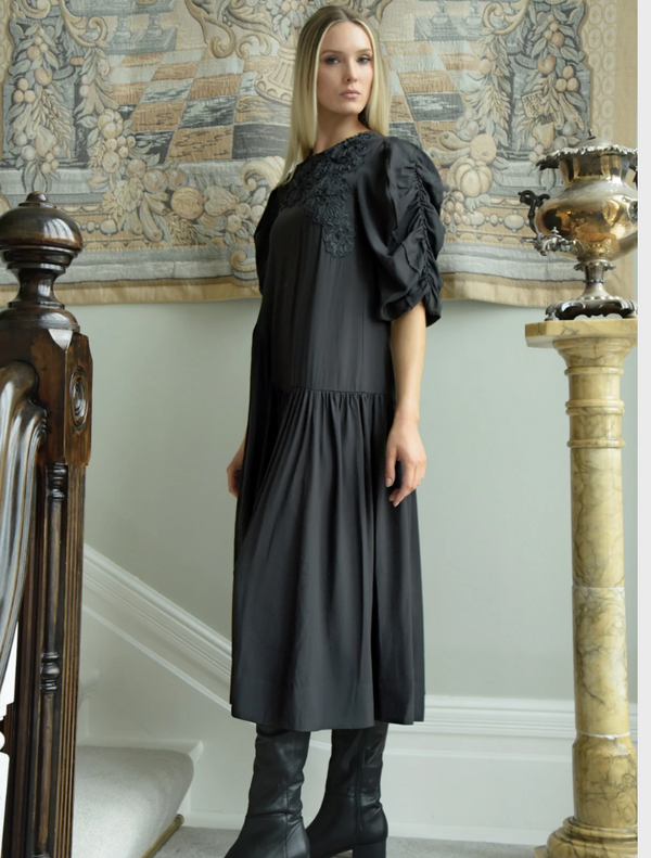 Beauty Drop Dress - Black