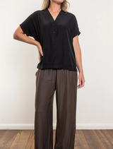 Wedge Tab Shell - Black