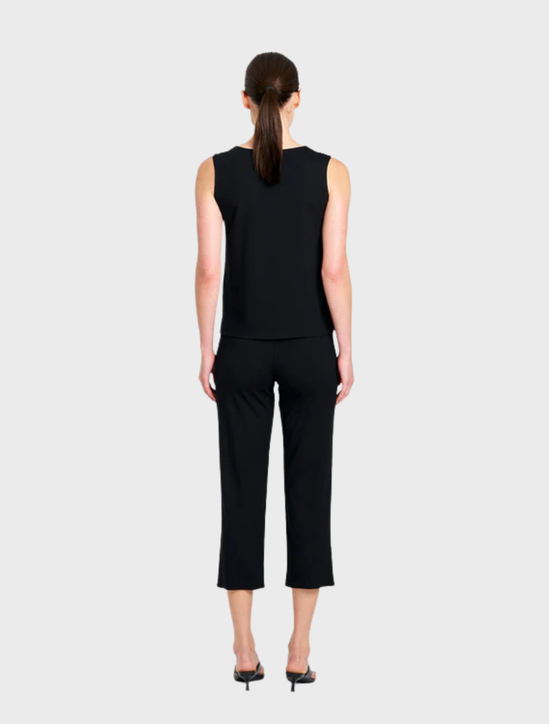 Black 3/4 pants featured, emphasizing a comfortable fit and trendy design, suitable for everyday wear or casual outings.