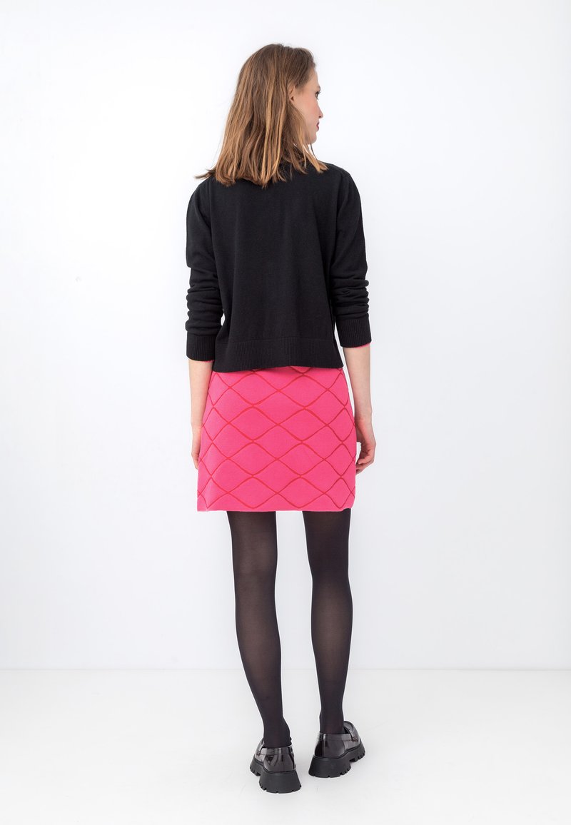 Solid Skirt, Structure Pattern - Pink