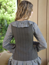 Functional gravel vest ideal for outdoor adventures, showcasing a breathable fabric and several pockets for convenience.