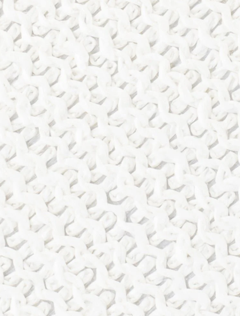 Stylish white clutch bag with a chain strap, designed with a textured handle for a sophisticated look and feel.