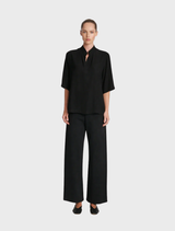 Black Placket Plaza showcasing a contemporary style, ideal for urban environments and casual gatherings.