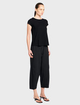 Elegant black Cafe T, designed with a round neck and short sleeves, ideal for a relaxed yet fashionable look.