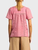 Yonder Top - Floss, a trendy top that combines comfort and style, great for various occasions and outfits.
