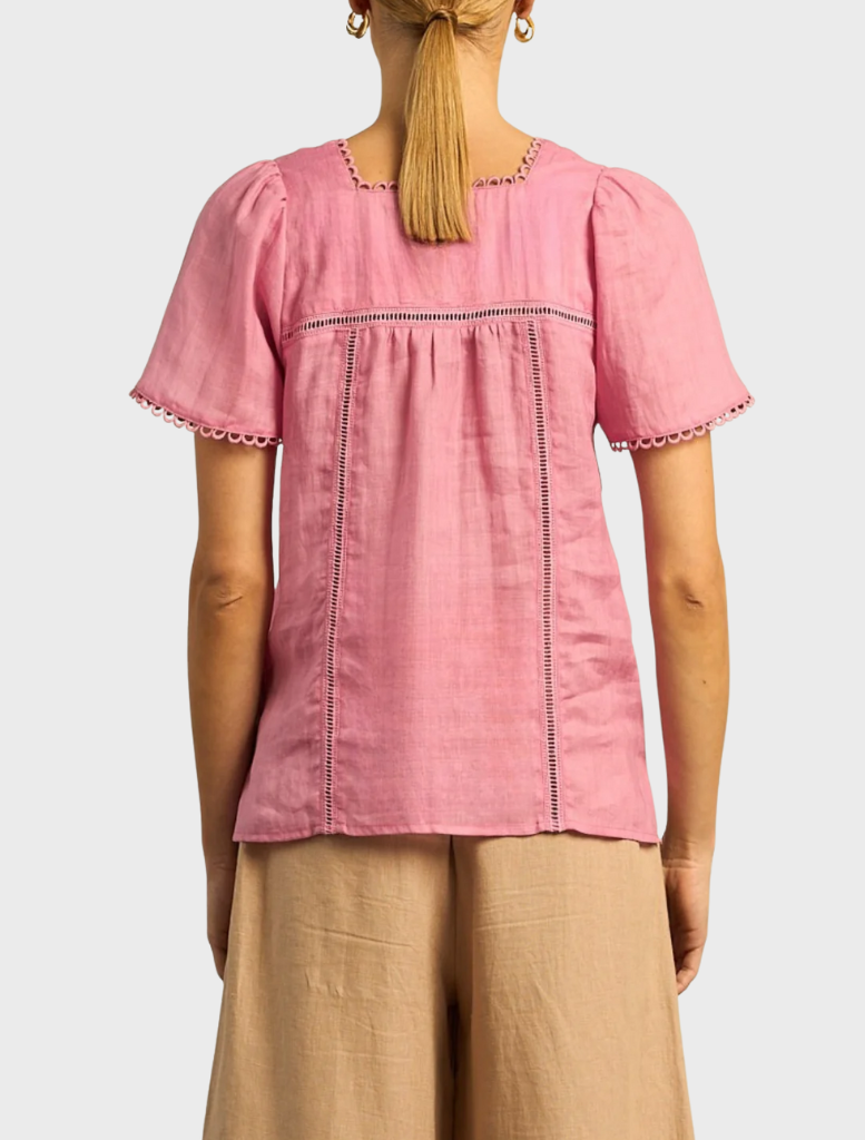 Yonder Top - Floss, a trendy top that combines comfort and style, great for various occasions and outfits.