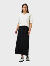 Timeless black Cavalry skirt with a flattering fit, suitable for both day and evening wear.
