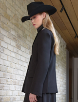 Stylish black jacket with a classic silhouette, designed for a sophisticated and versatile wardrobe.