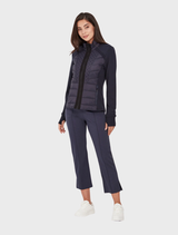 A pair of Acrobat 7/8 pants in Denim Marle, featuring a modern cut and comfortable fit for everyday wear.