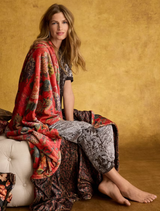 Cozy blanket from Laurel Canyon, featuring a lovely Ryuu flower design, perfect for snuggling up in style.