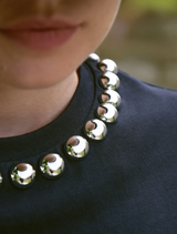  Black T-shirt with a dome at the mouth graphic, perfect for everyday casual outfits.