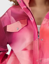 Stylish all-over floral jacket made of firm cotton, with a stand-up collar, elastic cuffs, and a button placket for a modern look.