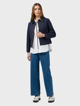 Functional navy highlight jacket, combining style and practicality for all occasions.