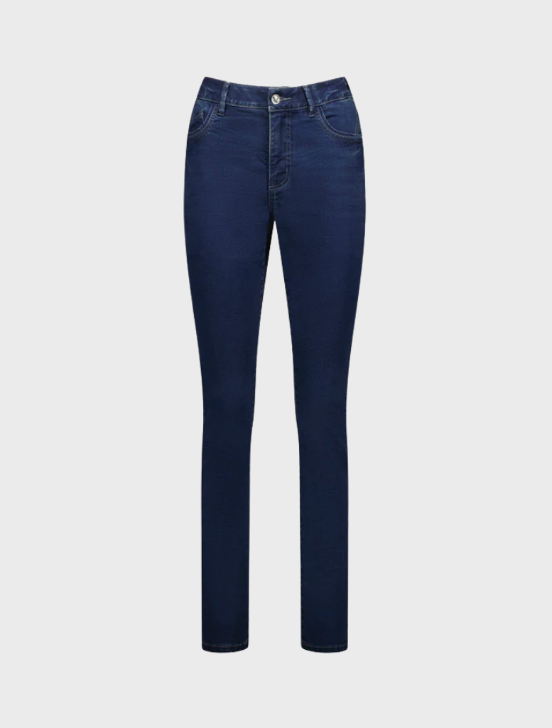 blue jeans, presenting a relaxed and fashionable look.