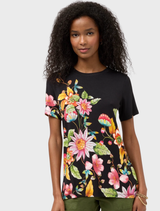 Short sleeve crew neck tee in Orlaya color, featuring a classic fit and soft fabric for casual wear.