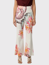 Nautilus Bloom Kelsey Trousers, made from a soft linen-viscose blend, offer functional pockets and an elegant silhouette.
