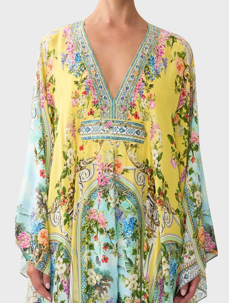 Long kaftan featuring a stylish waist detail, inspired by the elegance of the Tales of Topkapi Palace.