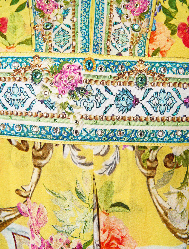 Long kaftan featuring a stylish waist detail, inspired by the elegance of the Tales of Topkapi Palace.