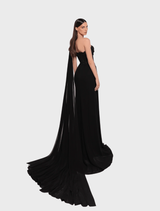 Elegant black Matia Elbise dress with a fitted silhouette, ideal for special events or sophisticated outings.

