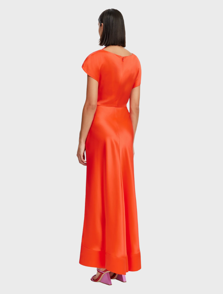 Glatton Maxi Dress in Rosso, a long red dress with a graceful fit, ideal for warm-weather events and gatherings.