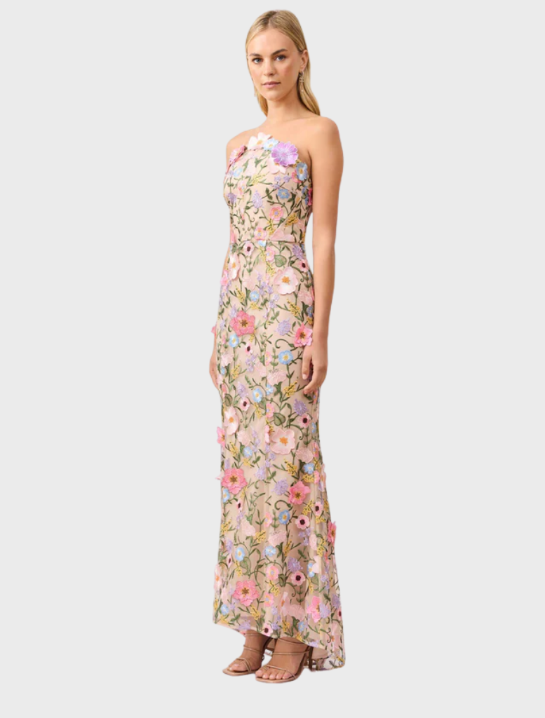  Floral print strapless gown, designed with a flowing silhouette for a graceful and fashionable appearance.