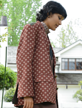 Modern russet multi jacket with relaxed fit, contrast shoulder stripes, flap pockets, and full lining for a sophisticated finish.