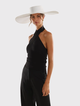 Stylish white boater hat with a structured design and 18cm brim, suitable for racewear and formal occasions.