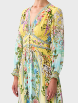 Stylish button dress with a tailored waistband, inspired by the opulence of the Tales of Topkapi Palace.