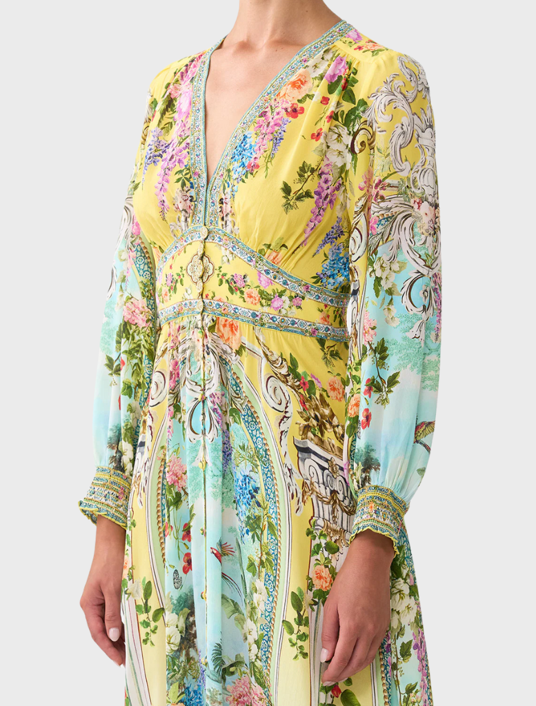 Stylish button dress with a tailored waistband, inspired by the opulence of the Tales of Topkapi Palace.