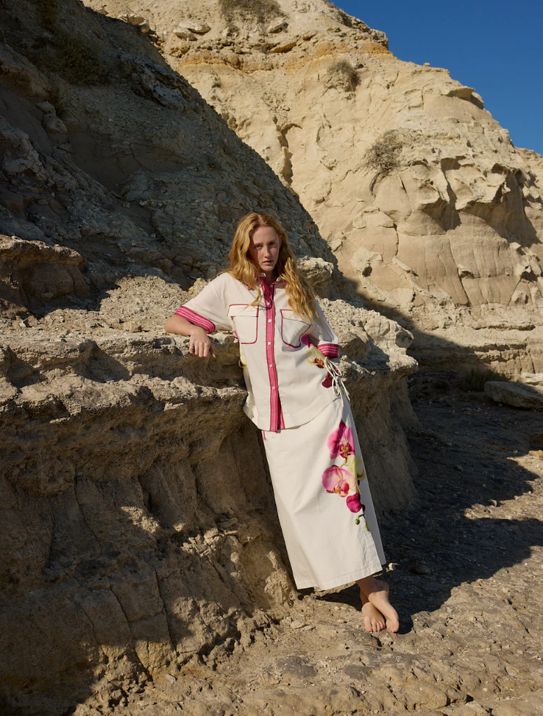 Antique phalaenopsis patterned Remy shirt, blending classic floral designs with a modern silhouette for versatile styling.