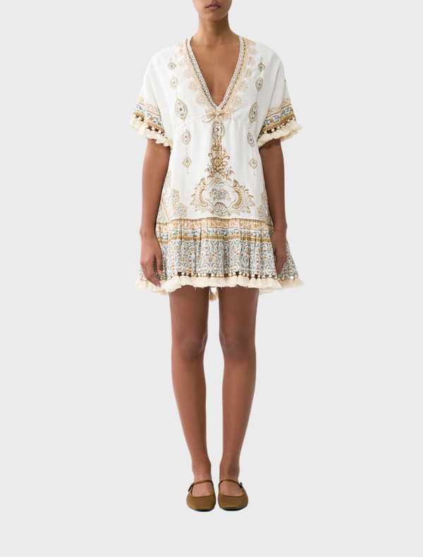 Short v-neck embroidered dress inspired by Ottoman Dynasty, featuring intricate designs and a flattering silhouette.
Short v-neck embroidered dress inspired by Ottoman Dynasty, featuring intricate designs and a flattering silhouette.