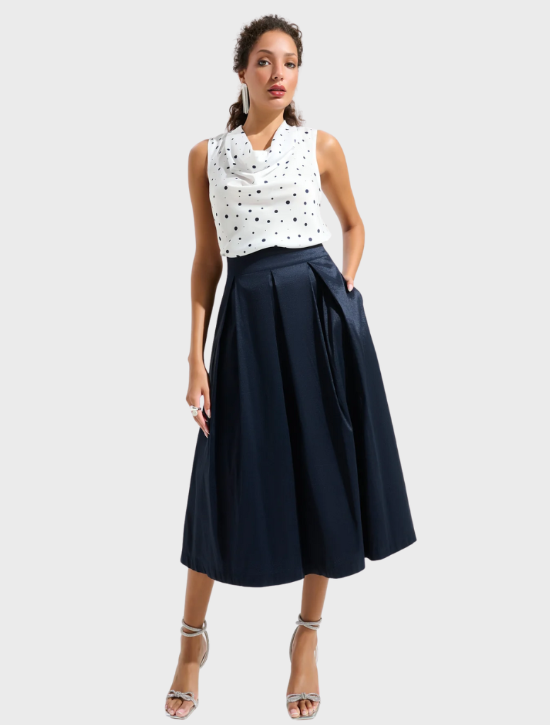 Midnight blue skirt with a flowing design, perfect for both casual and formal occasions.
