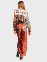 Straight leg rodeo pants featuring durable fabric, ideal for equestrian events and casual outings.
=
