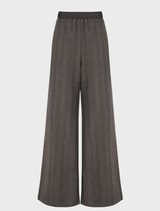 Stylish Walk and Talk Trouser in Gravel, featuring a relaxed silhouette, suitable for various occasions and easy to pair.