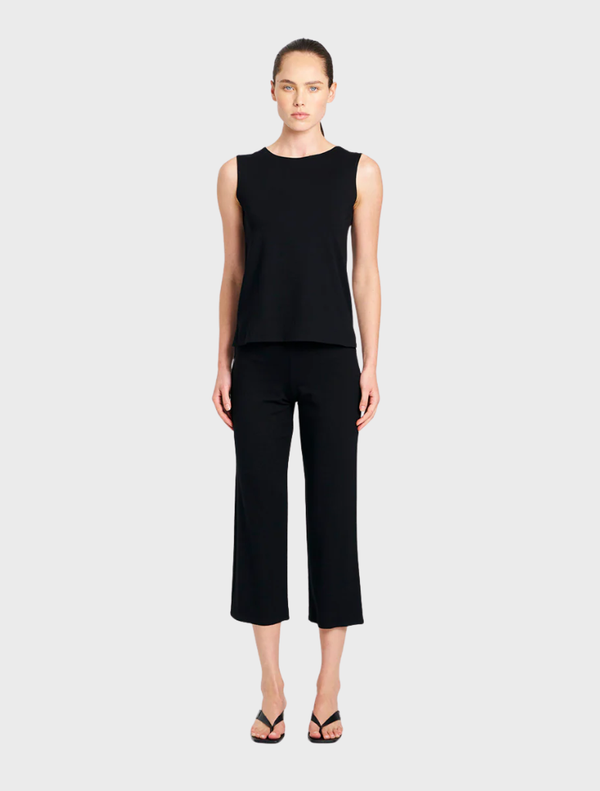 A pair of black 3/4 pants shown, designed for comfort with a versatile style ideal for both casual and semi-formal wear.