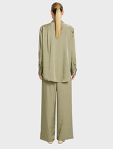 Twill Sateen Bespoke Shirt in Fern, highlighting a crisp collar, pocket detail, and a fluid silhouette for easy wear.