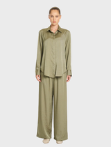 Twill Sateen Bespoke Shirt in Fern, featuring a crisp collar, pocket detailing, and a fluid silhouette for versatile styling.