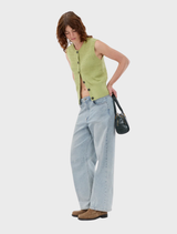 Ulvamd top in tarragon color, featuring a modern design and lightweight fabric suitable for casual wear.