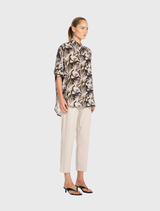 Bayleaf Villa Overshirt, made of mid-weight silk crepe, with a relaxed fit, stand collar, and short dolman sleeves.