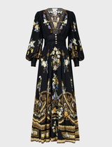 Dress with a shaped waistband and gathered sleeves, reflecting the elegance of Ottoman fashion.