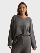 Winter Retreat Merino Cotton Pullover in ash, combining comfort and warmth for a stylish winter look.