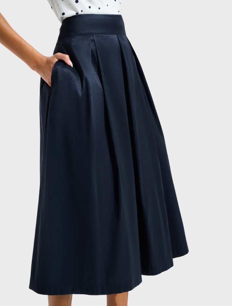 Stylish midnight blue skirt, designed for comfort and elegance, suitable for day or evening wear.