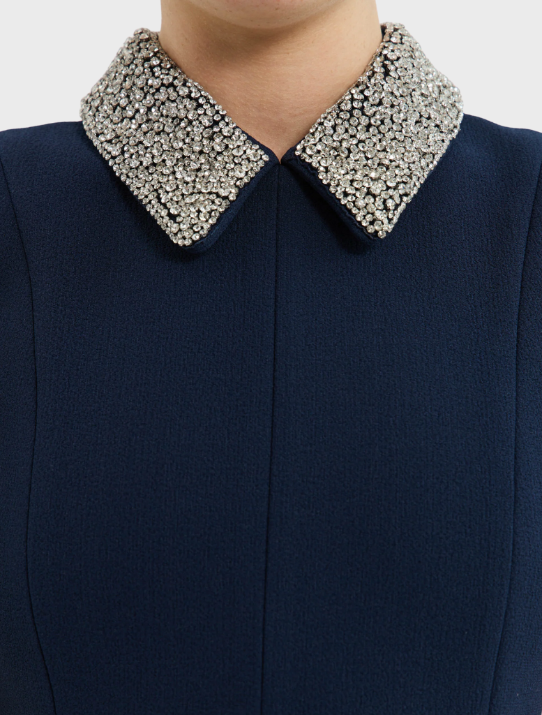 Stylish navy midi dress with short sleeves, ideal for warm weather and suitable for various events and outings.