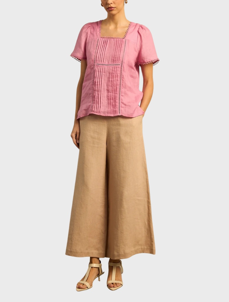 Yonder Top - Floss, featuring a fashionable cut and elegant fabric, perfect for enhancing any wardrobe.
